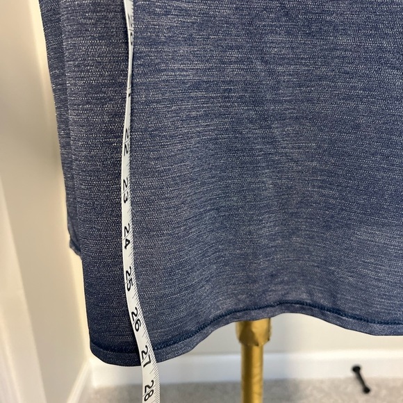 Lululemon Hot Like Agni Singlet
Heathered Dark Grey/Navy Blue - Picture 6 of 6